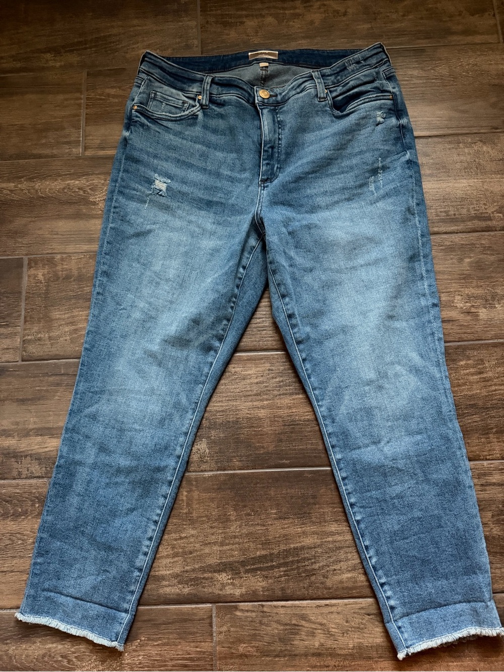 Kut from the Kloth Medium Blue Cropped Ankle Jeans